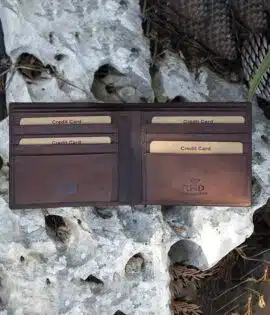 Handcrafted Colombian leather wallet with RFID protection, 8 card slots, and custom engraving. Slim, stylish, and made to last. Durable. Practical. Distinctly Stylish. Meet the Colombian Leather Bifold Wallet from Wombat Leather — designed for the modern man who values both refined craftsmanship and rugged reliability.