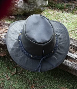 The wilderness green waxed cotton unisex hat by Wombat