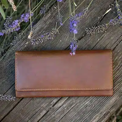 Full grain leather purse by wombat outdoor