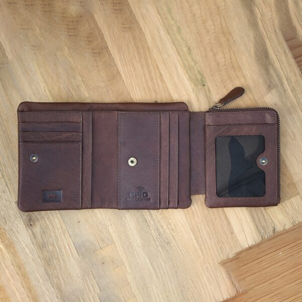 wombat Colombian Leather Trifold Wallet RFID Safe inside view showing id window and card slots