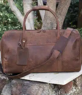 image of a brown hunter leather duffle holdall