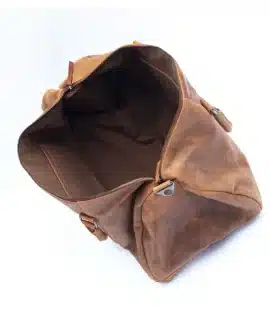 Spacious men’s travel holdall interior brown cotton lining