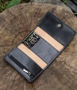 Full-grain oiled leather key wallet with card slot and gift box from Wombat Leather