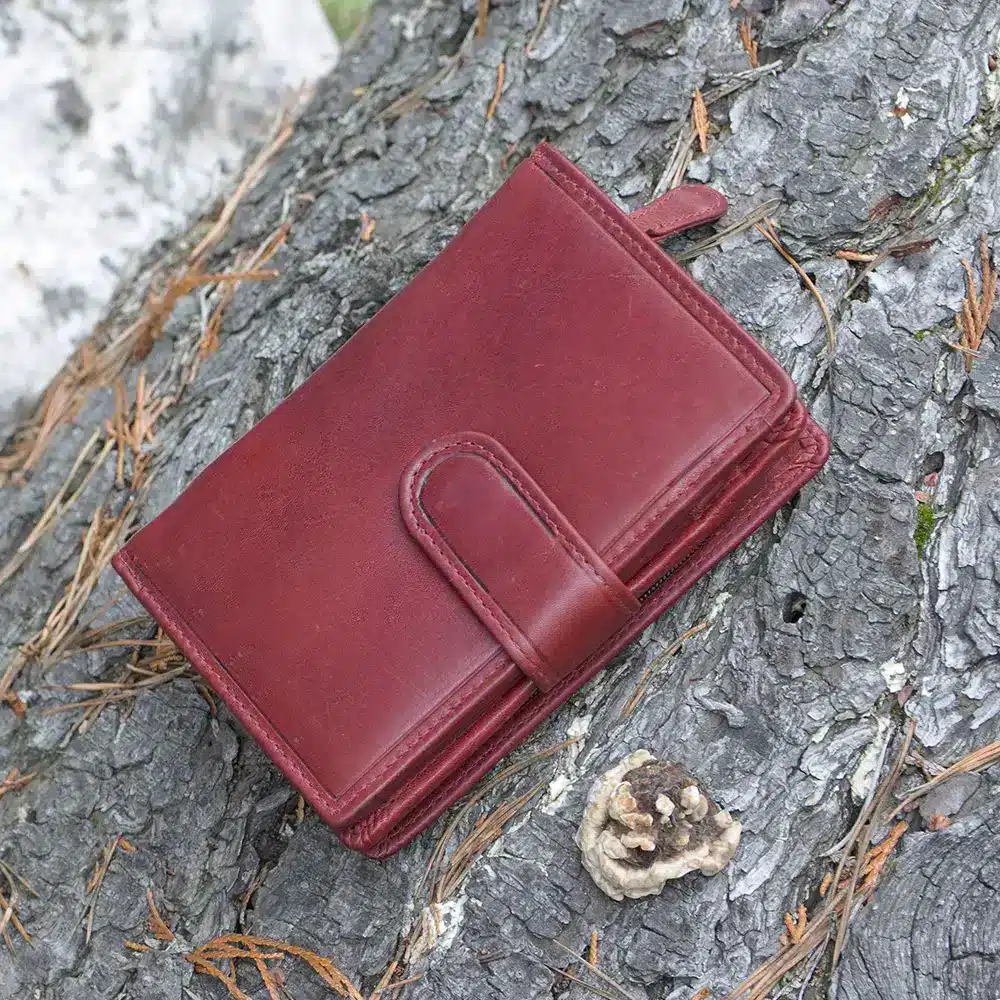 Women’s Leather Wallet – Handmade RFID Blocking Purse | Personalised Gift for Her | Vintage Style Oiled Leather Wallet by Wombat Leather