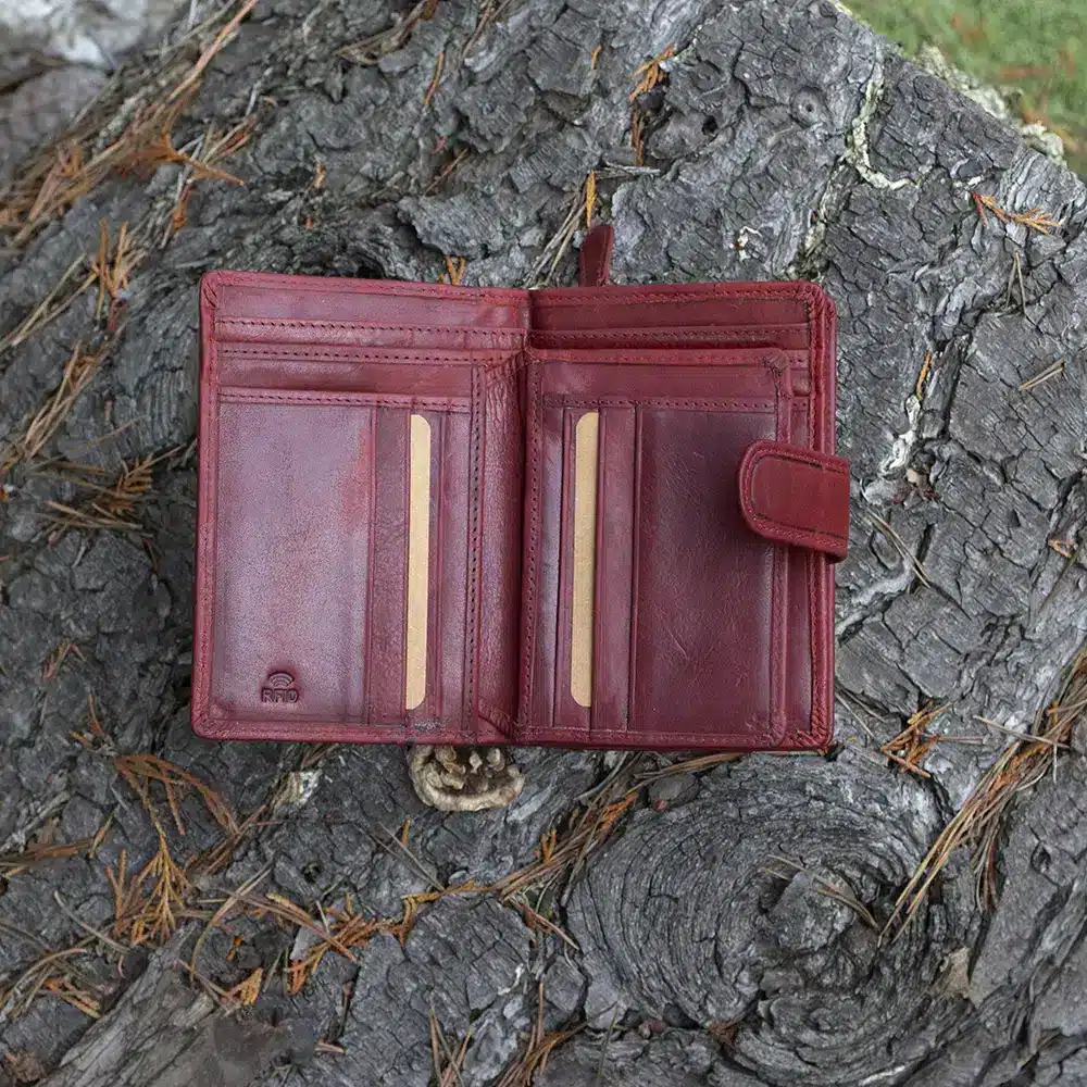 Women’s Leather Wallet – Handmade RFID Blocking Purse | Personalised Gift for Her | Vintage Style Oiled Leather Wallet by Wombat Leather