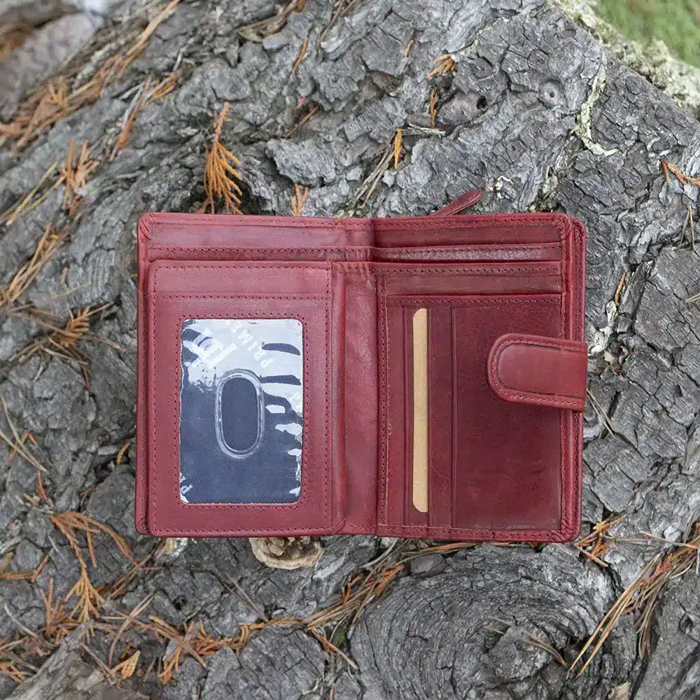Women’s Leather Wallet – Handmade RFID Blocking Purse | Personalised Gift for Her | Vintage Style Oiled Leather Wallet by Wombat Leather