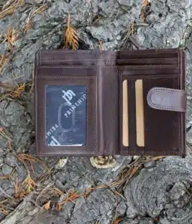 Discover the perfect blend of luxury, functionality, and craftsmanship with the Wombat Artisan Women’s Leather Wallet.