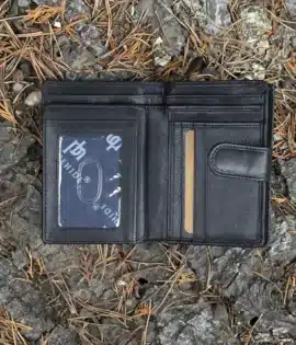 Artisan Women’s Leather Wallet. Handcrafted from thick, oiled full-grain leather, this wallet captures the essence of natural beauty and durability — designed to age gracefully and develop a rich patina over time.