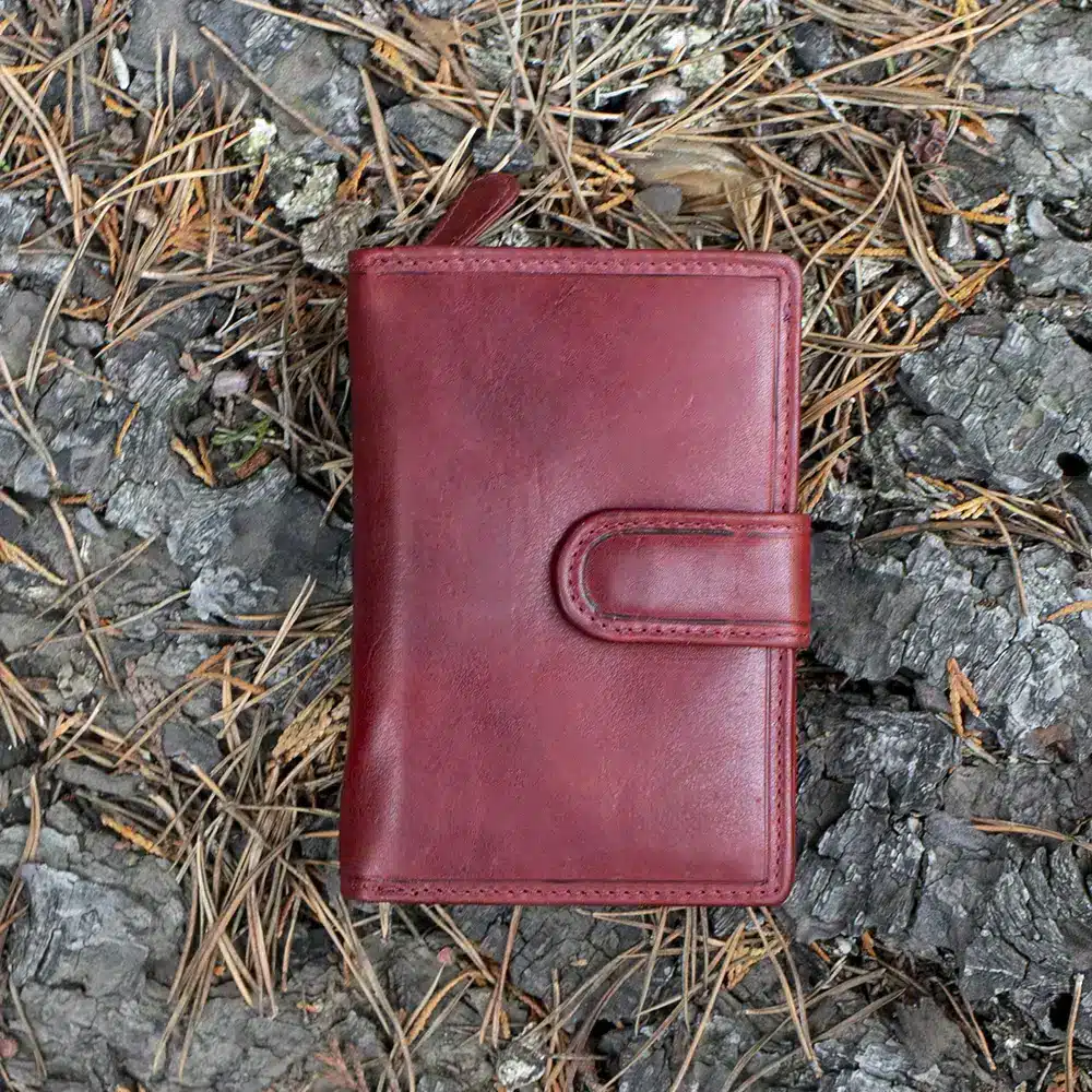 Women’s Leather Wallet – Handmade RFID Blocking Purse | Personalised Gift for Her | Vintage Style Oiled Leather Wallet by Wombat Leather