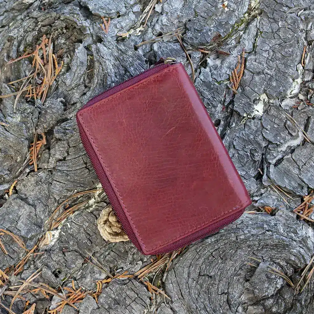 Vintage Purse: The Wombat Artisan Range Women’s Leather Purse – a timeless blend of luxury, durability, and elegance. Bordeaux trifold wallet RFID safe