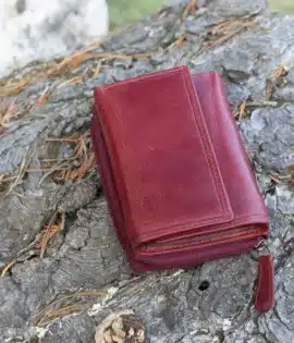 Vintage Purse: The Wombat Artisan Range Women’s Leather Purse – a timeless blend of luxury, durability, and elegance. Bordeaux trifold wallet RFID safe