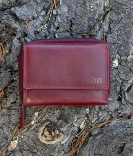 Vintage Purse: The Wombat Artisan Range Women’s Leather Purse – a timeless blend of luxury, durability, and elegance. Bordeaux trifold wallet RFID safe